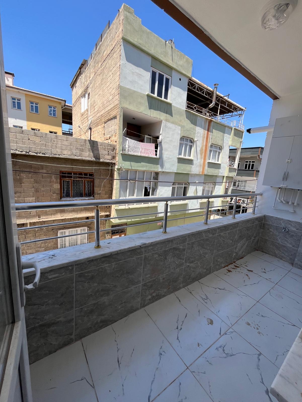 Nizip kiralık daire - Mimar Sinan mahalesinde kiralık 2. Kat asansörli 2+1 daire