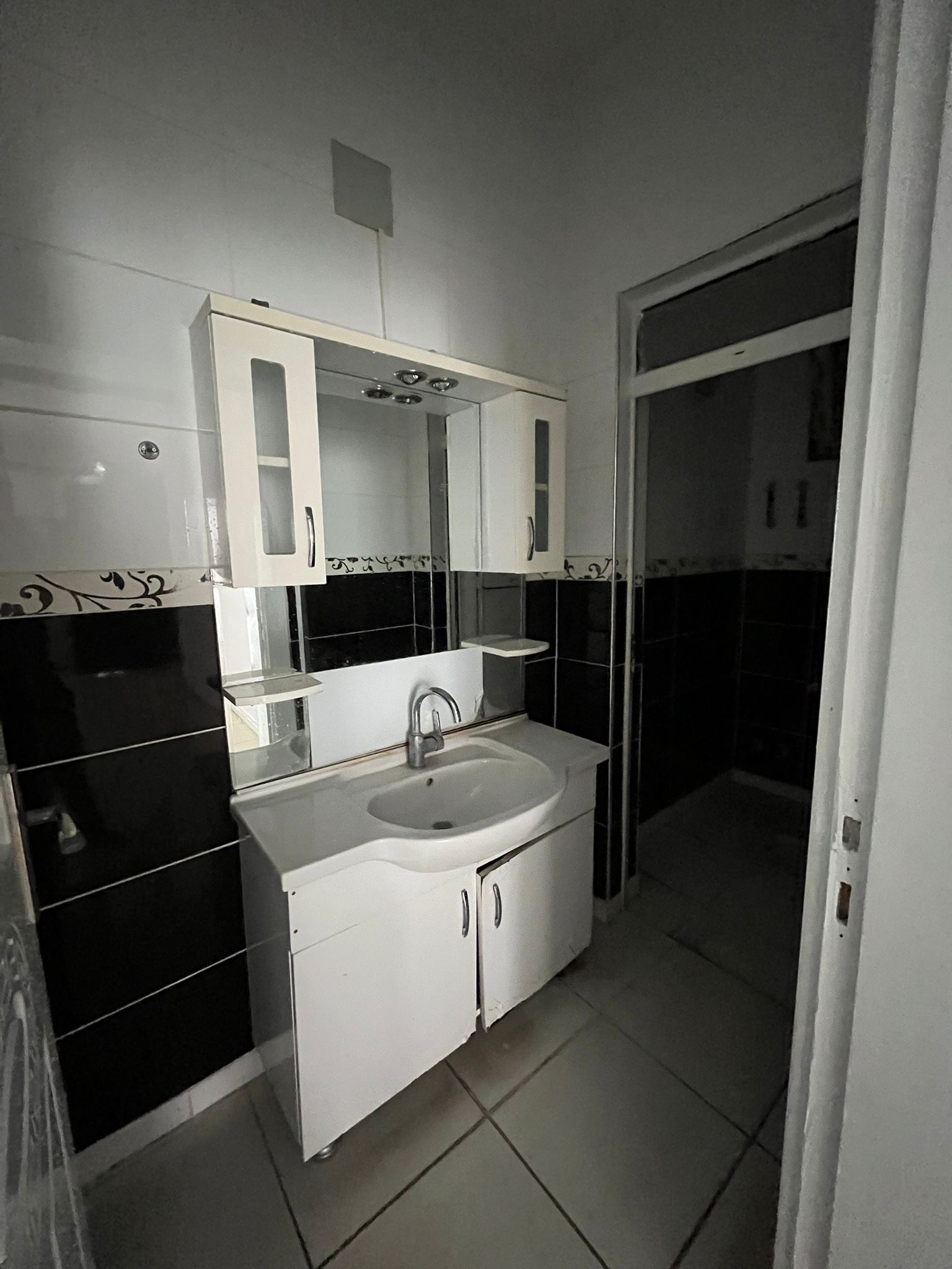 Nizip Atatürk mahallesinde kiralık 3+1 daire - Evimiz yeni boyanmış ve sabır emlak güvencesiyle sizlerle