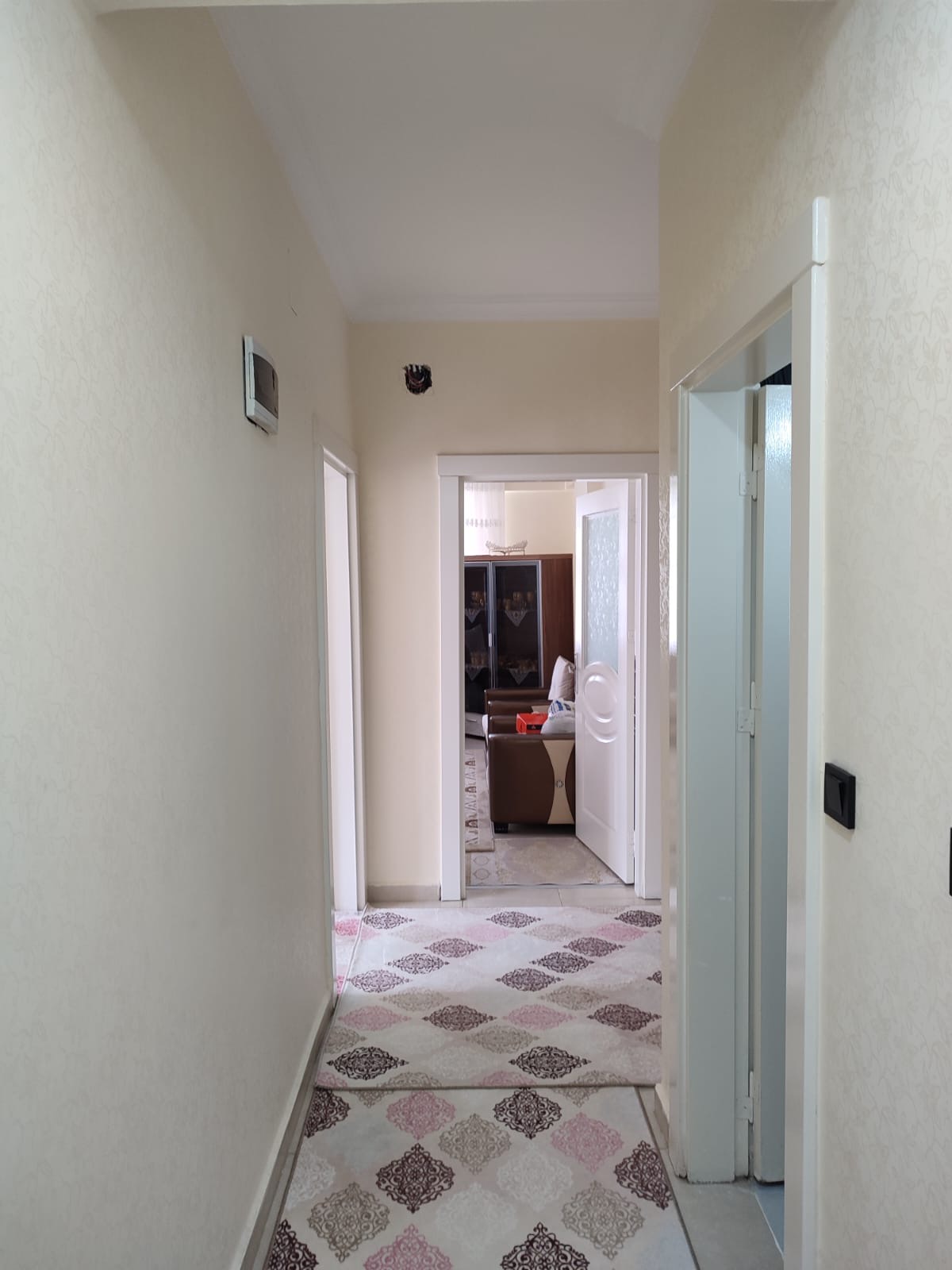 Nizip Satılık daire - Atatürk mahallesinde satılık 3+1  yerden yüksek altta giriş kat var fiyat 2750  Sabır Emlak Gayrimenkul güvencesiyle  İrt: 05425178727 / 05316093293